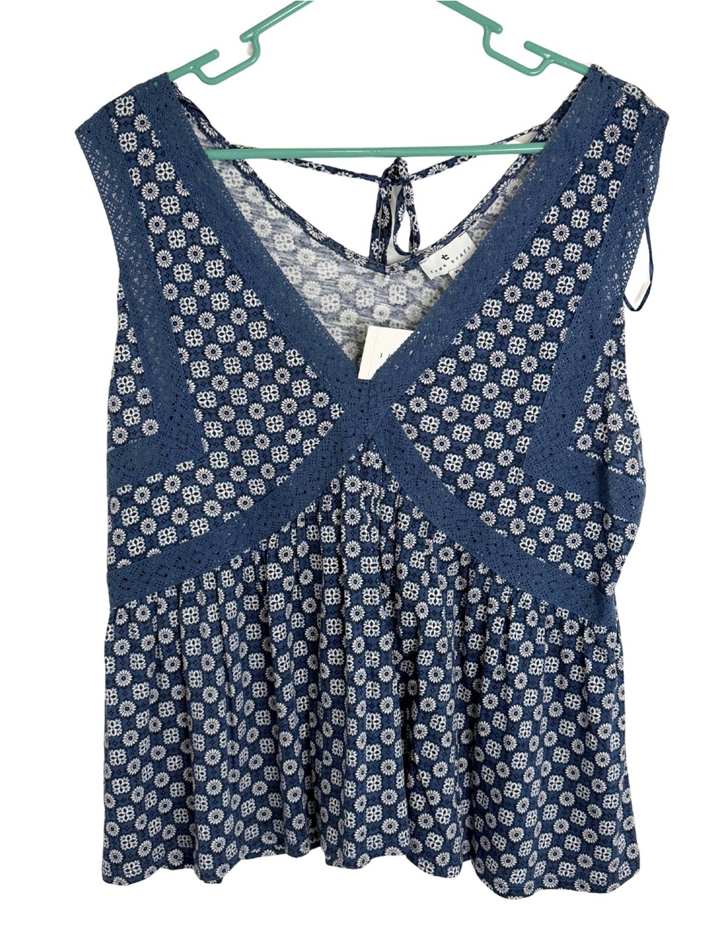 3/$20 True Craft Navy Blue Floral V-Neck Tank Top with Crochet Trim Size XL